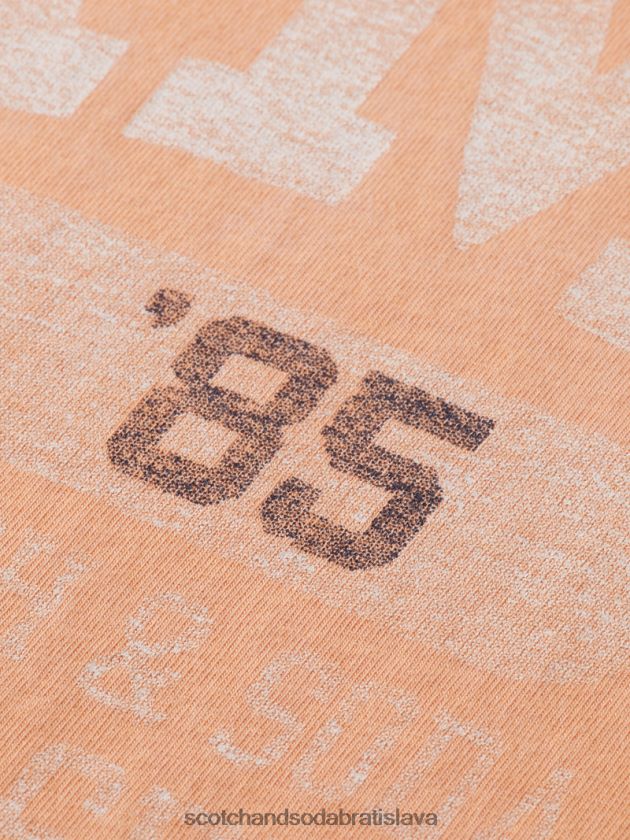 muži oblečenie lososový pomaranč Scotch & Soda organické bavlnené tričko s grafikou 4ZV00D468